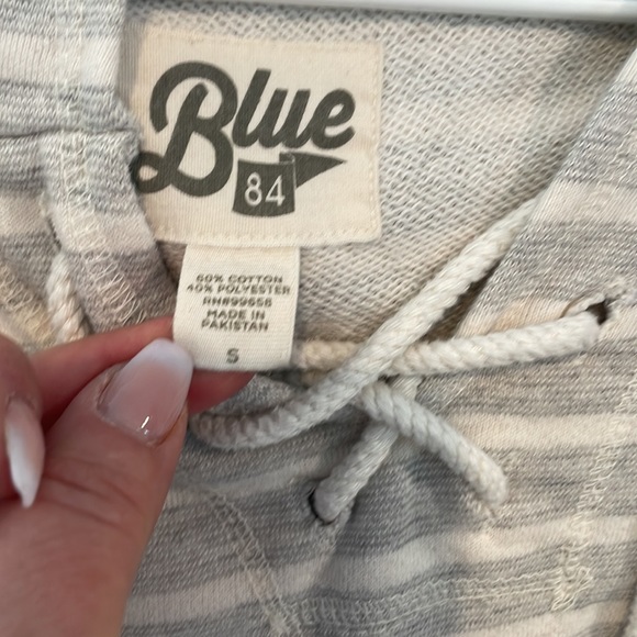 Ucluelet west coast BC hoodie, size large - Picture 5 of 7